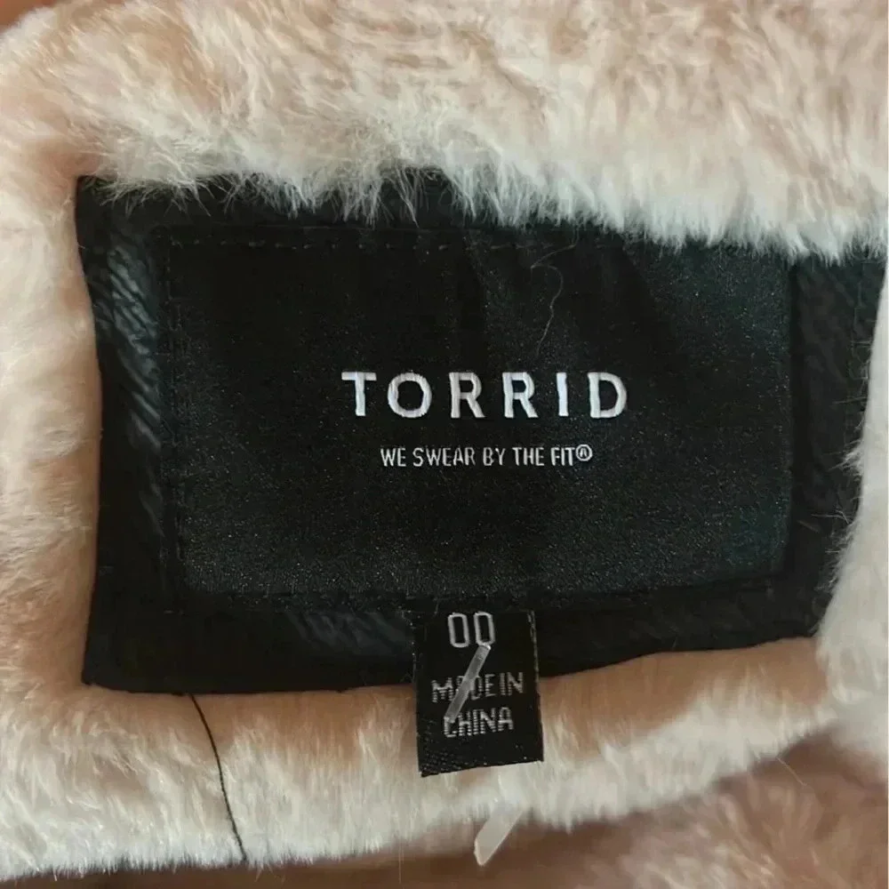 TORRID GRAY CAMO TWILL FUR LINED‎ PARKA WINTER JACKET 00